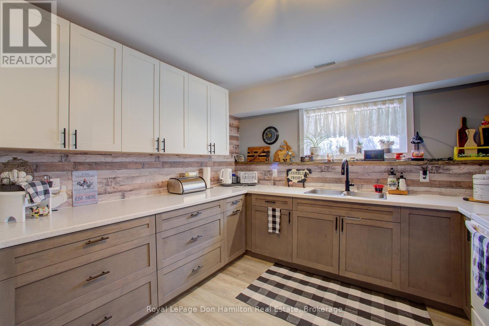 












336 TURNBERRY STREET

,
North Huron (Wingham),




Ontario
N0G2W0

