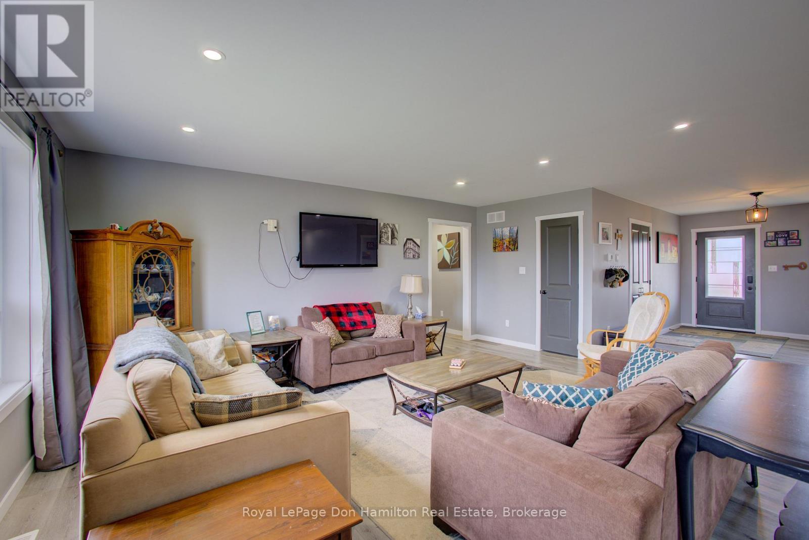 












336 TURNBERRY STREET

,
North Huron (Wingham),




Ontario
N0G2W0

