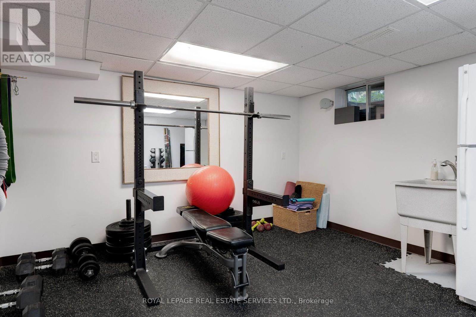












938 MEADOW WOOD ROAD

,
Mississauga,




Ontario
L5J2S6

