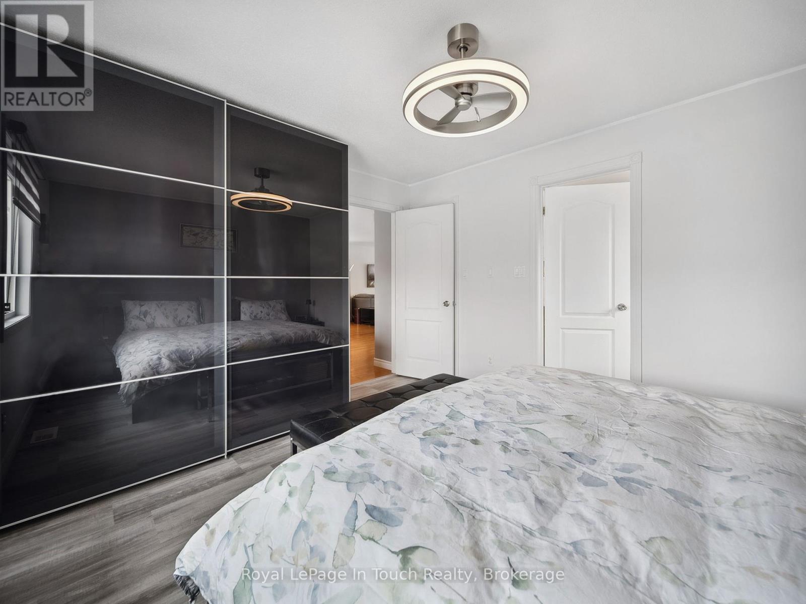 












29 DUFFY DRIVE

,
Tay,




Ontario
L0K2C0

