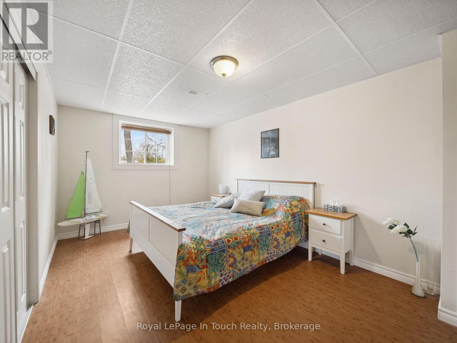












29 DUFFY DRIVE

,
Tay,




Ontario
L0K2C0

