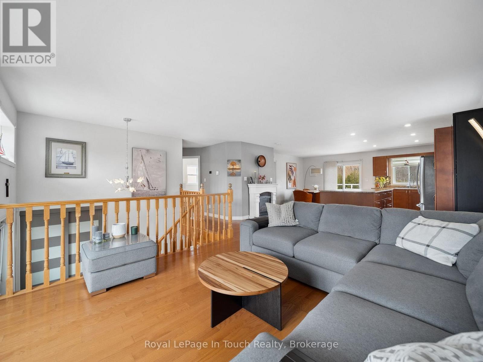 












29 DUFFY DRIVE

,
Tay,




Ontario
L0K2C0

