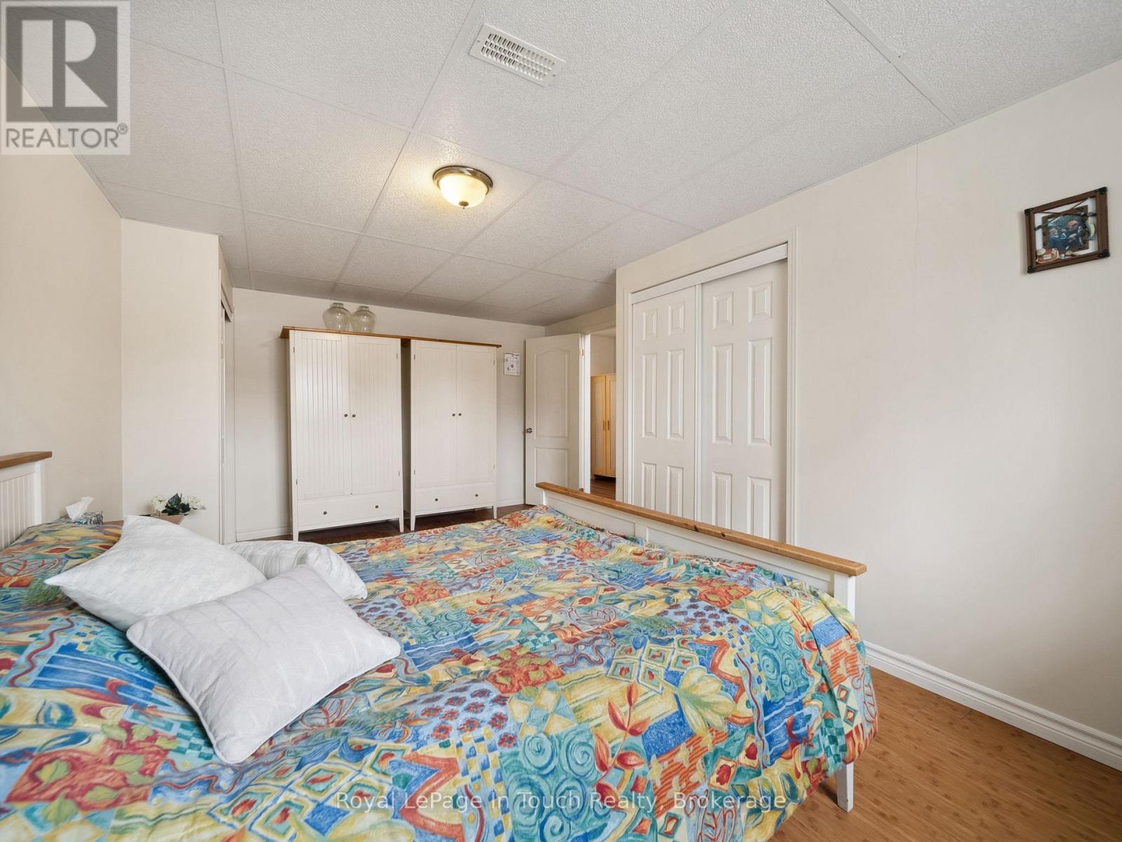 












29 DUFFY DRIVE

,
Tay,




Ontario
L0K2C0

