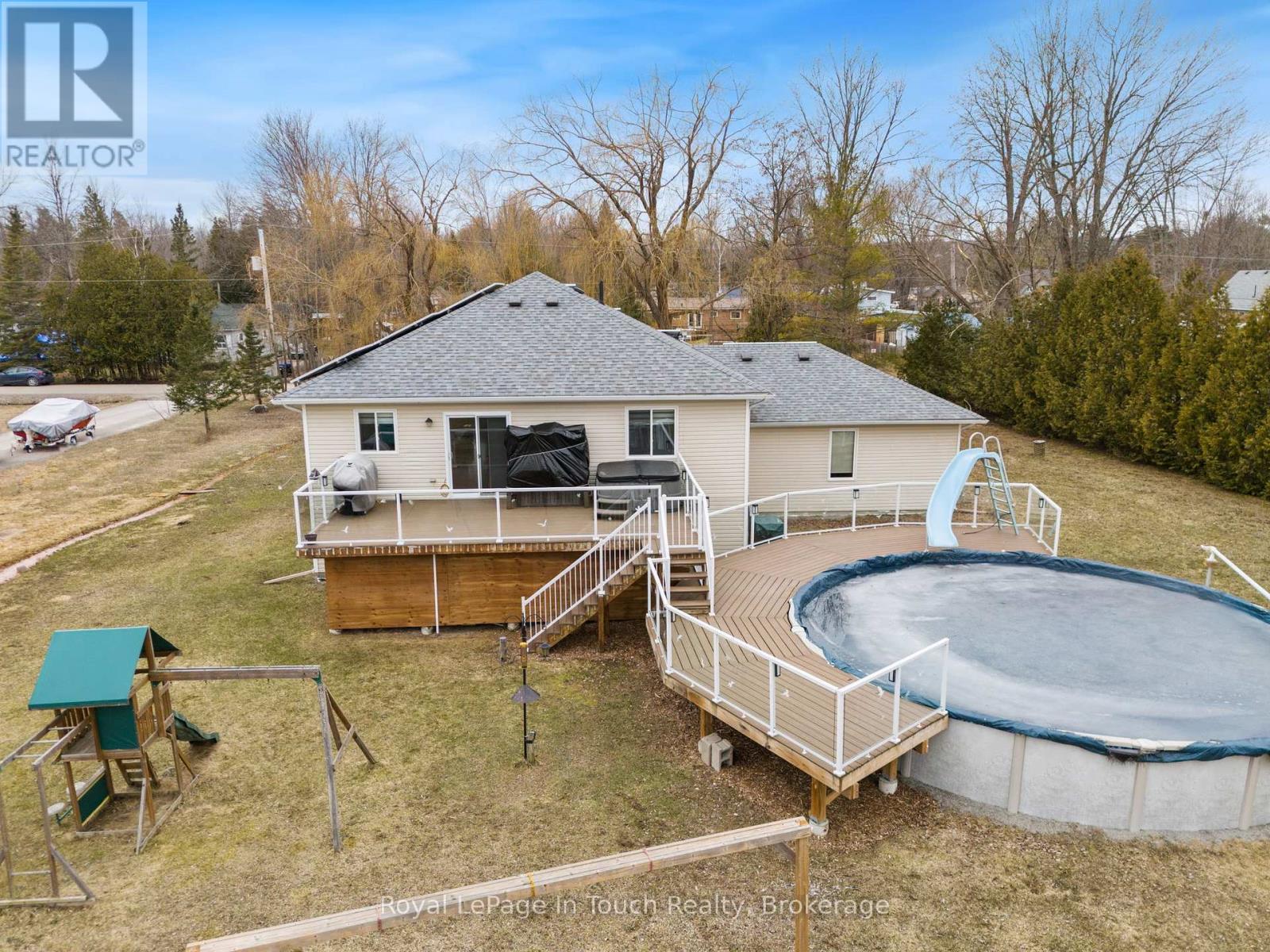 












29 DUFFY DRIVE

,
Tay,




Ontario
L0K2C0

