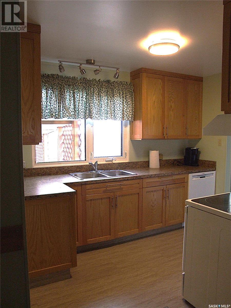 












424 Pacific DRIVE

,
Burstall,




Saskatchewan
S0N0H0

