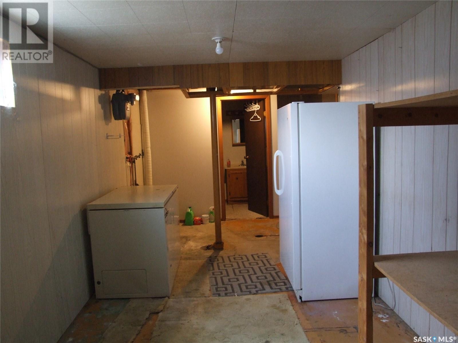 












424 Pacific DRIVE

,
Burstall,




Saskatchewan
S0N0H0

