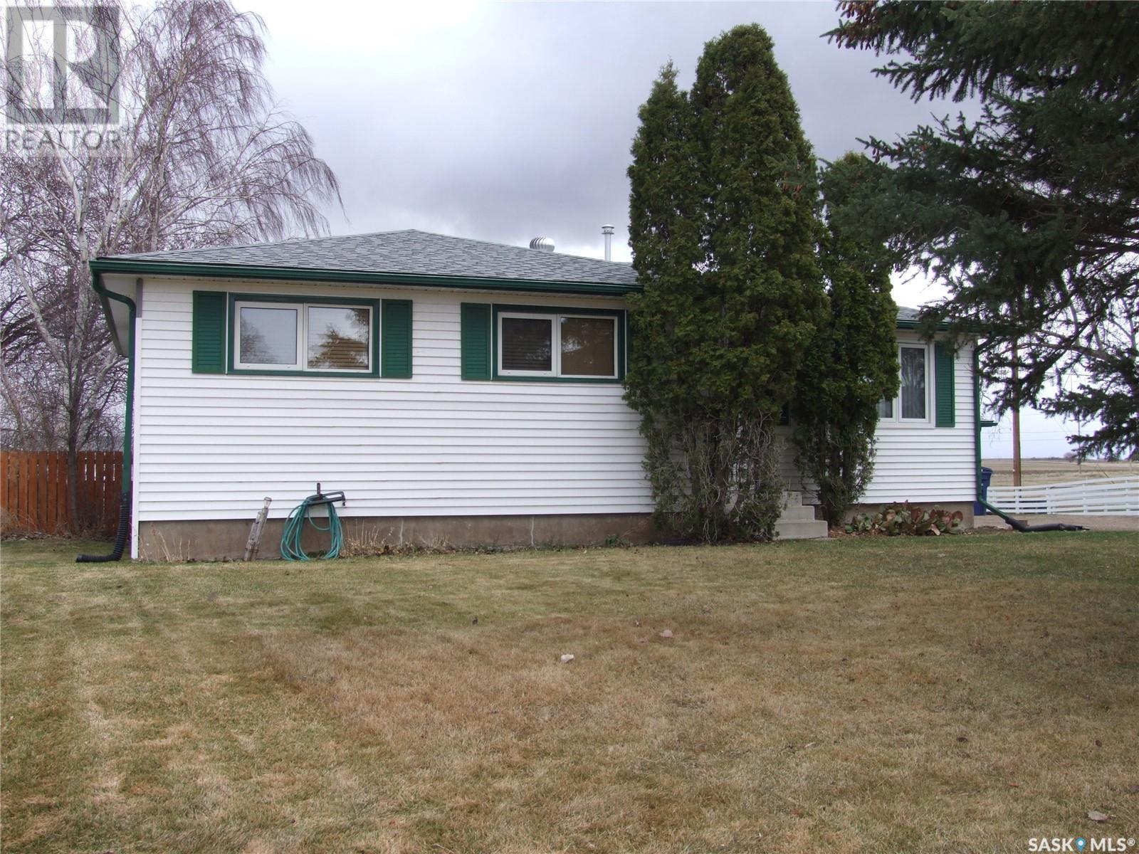 












424 Pacific DRIVE

,
Burstall,




Saskatchewan
S0N0H0

