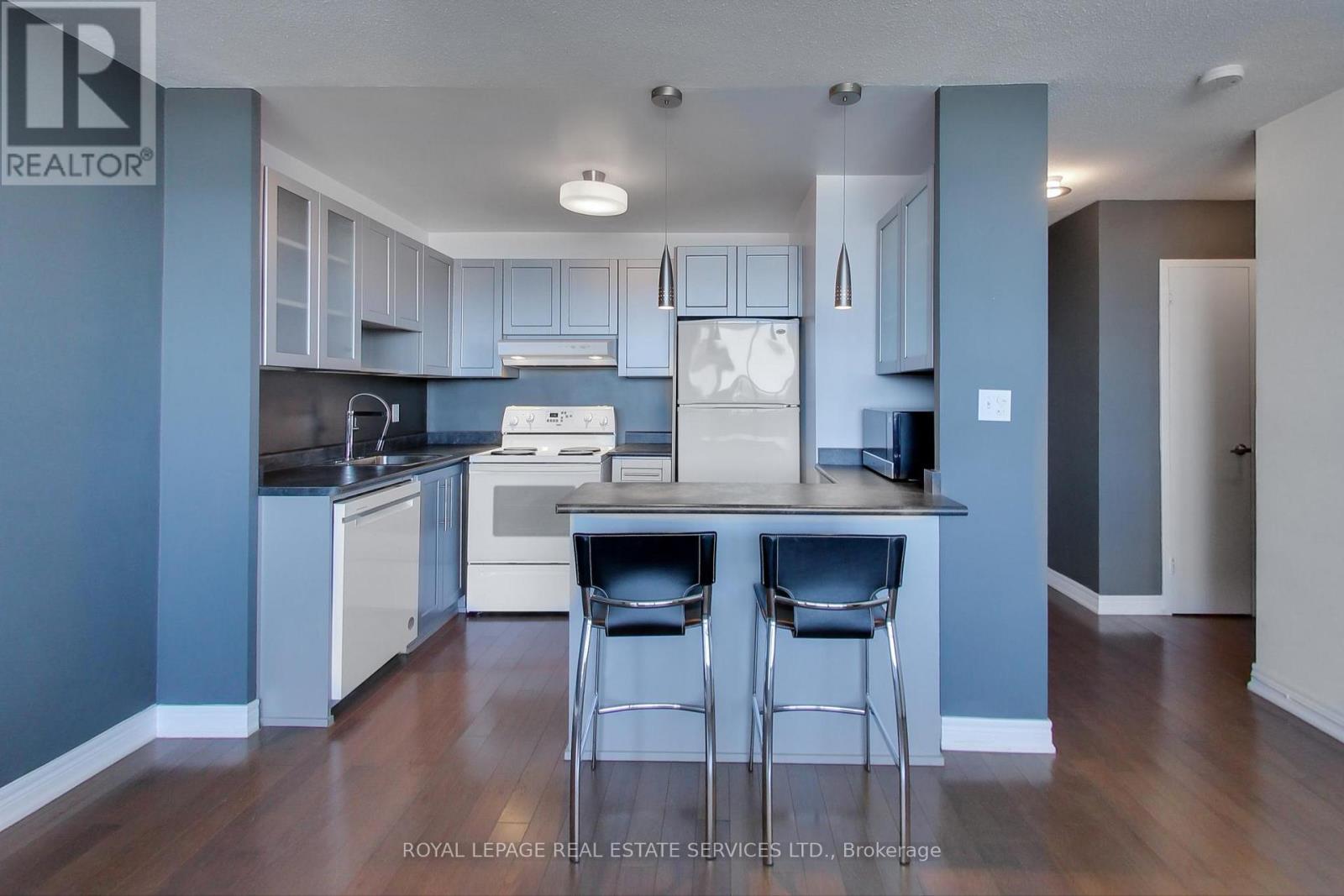 












1412 - 40 HOMEWOOD AVENUE

,
Toronto,




Ontario
M4Y2K2

