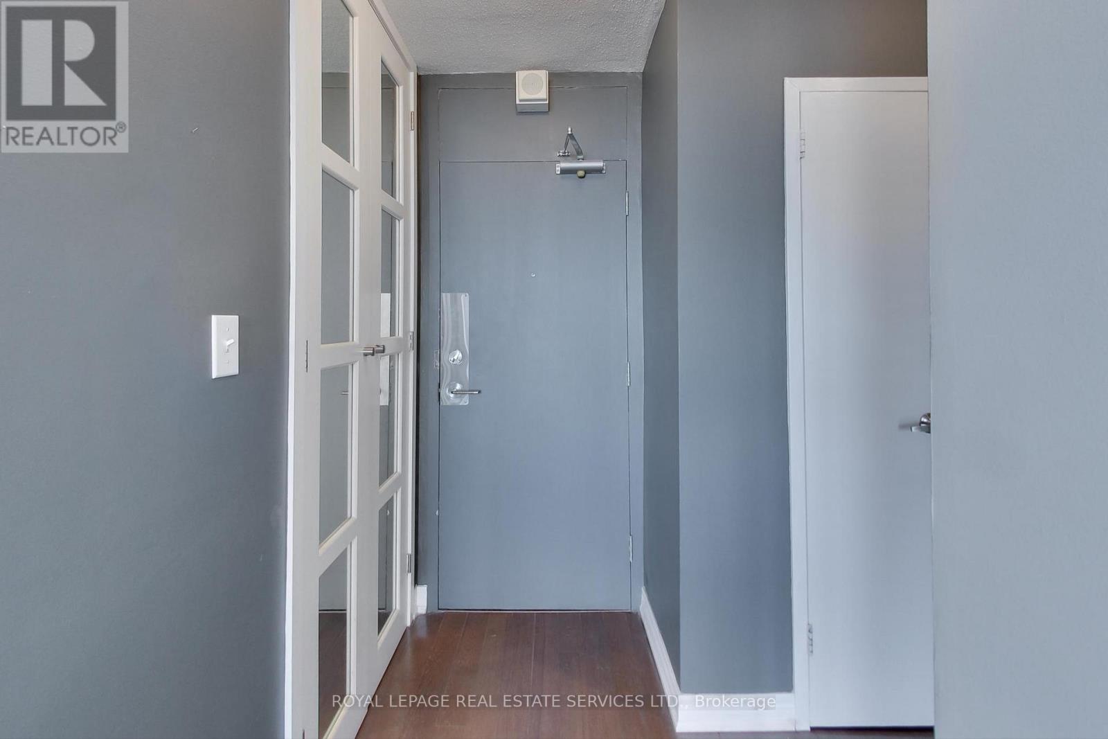 












1412 - 40 HOMEWOOD AVENUE

,
Toronto,




Ontario
M4Y2K2


