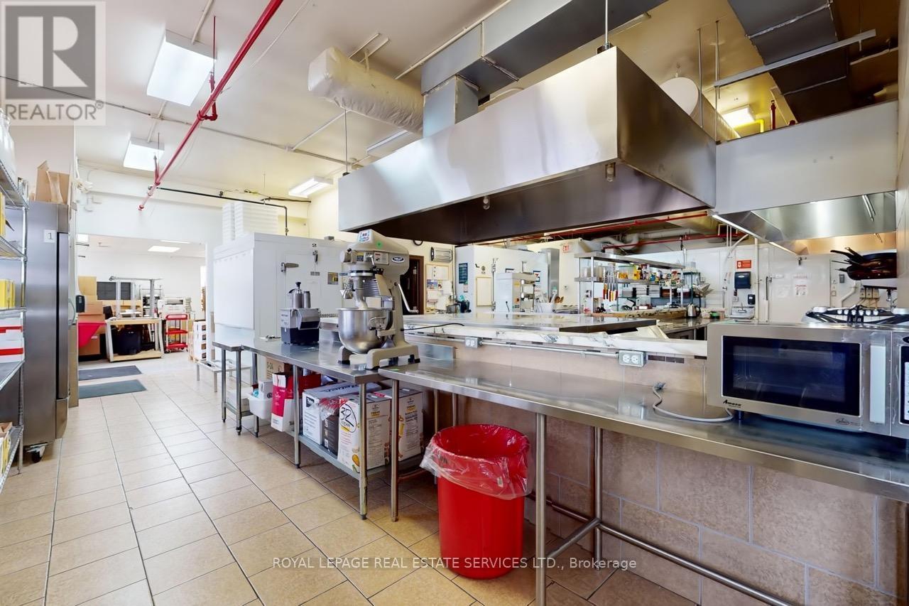 












557 DIXON ROAD

,
Toronto,




Ontario
M9W1A8

