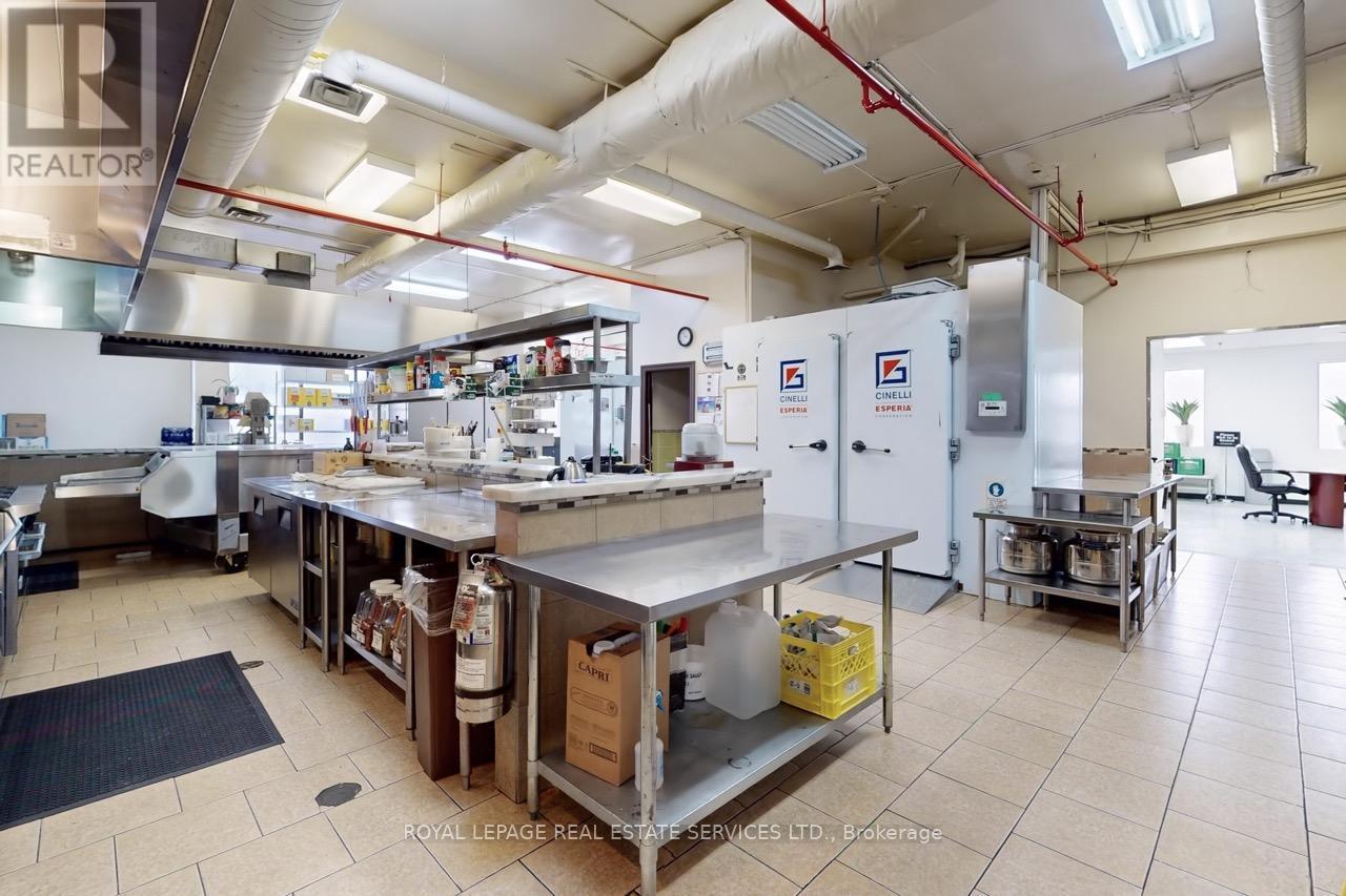












557 DIXON ROAD

,
Toronto,




Ontario
M9W1A8

