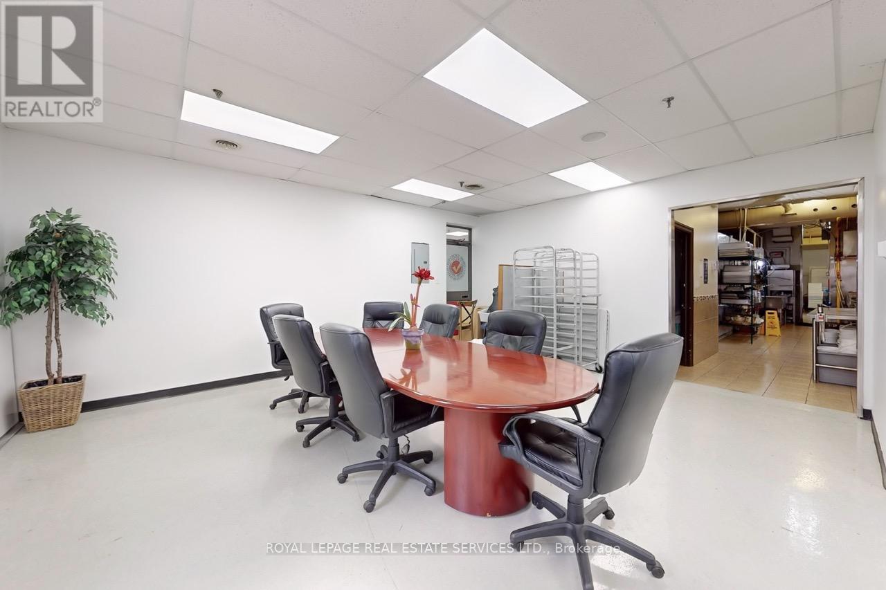 












557 DIXON ROAD

,
Toronto,




Ontario
M9W1A8

