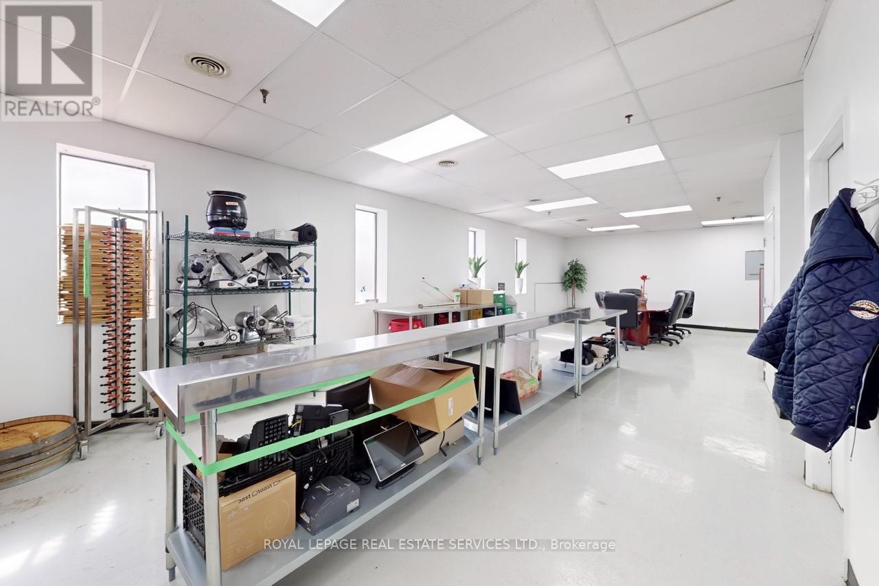 












557 DIXON ROAD

,
Toronto,




Ontario
M9W1A8

