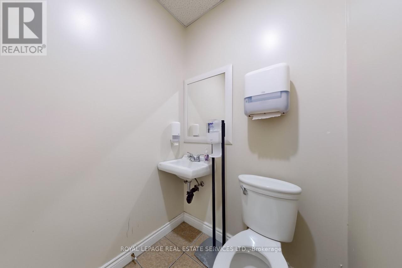 












557 DIXON ROAD

,
Toronto,




Ontario
M9W1A8

