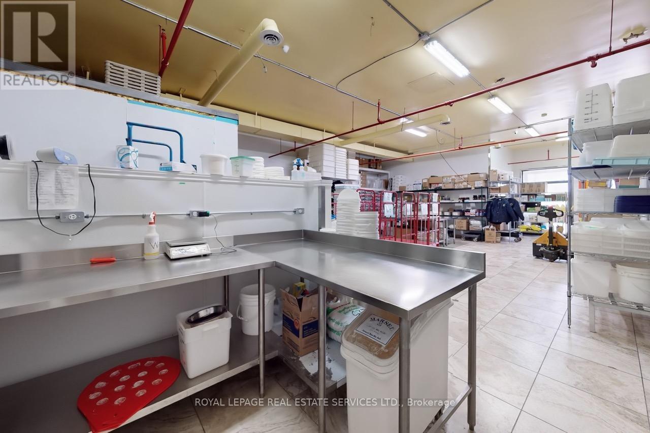 












557 DIXON ROAD

,
Toronto,




Ontario
M9W1A8

