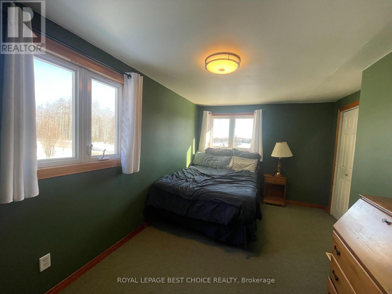 












468505 5 ROAD

,
Chamberlain,




Ontario
P0J1H0


