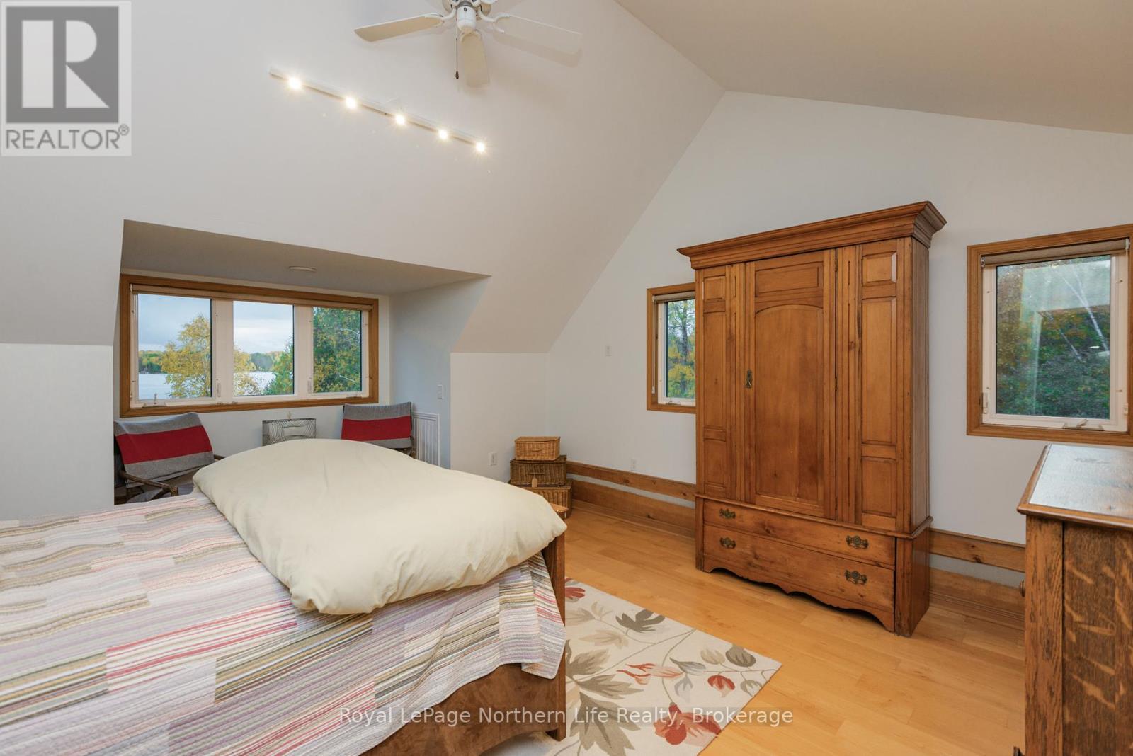 












571B REGAL ROAD

,
North Bay (Birchaven),




Ontario
P1B8G4

