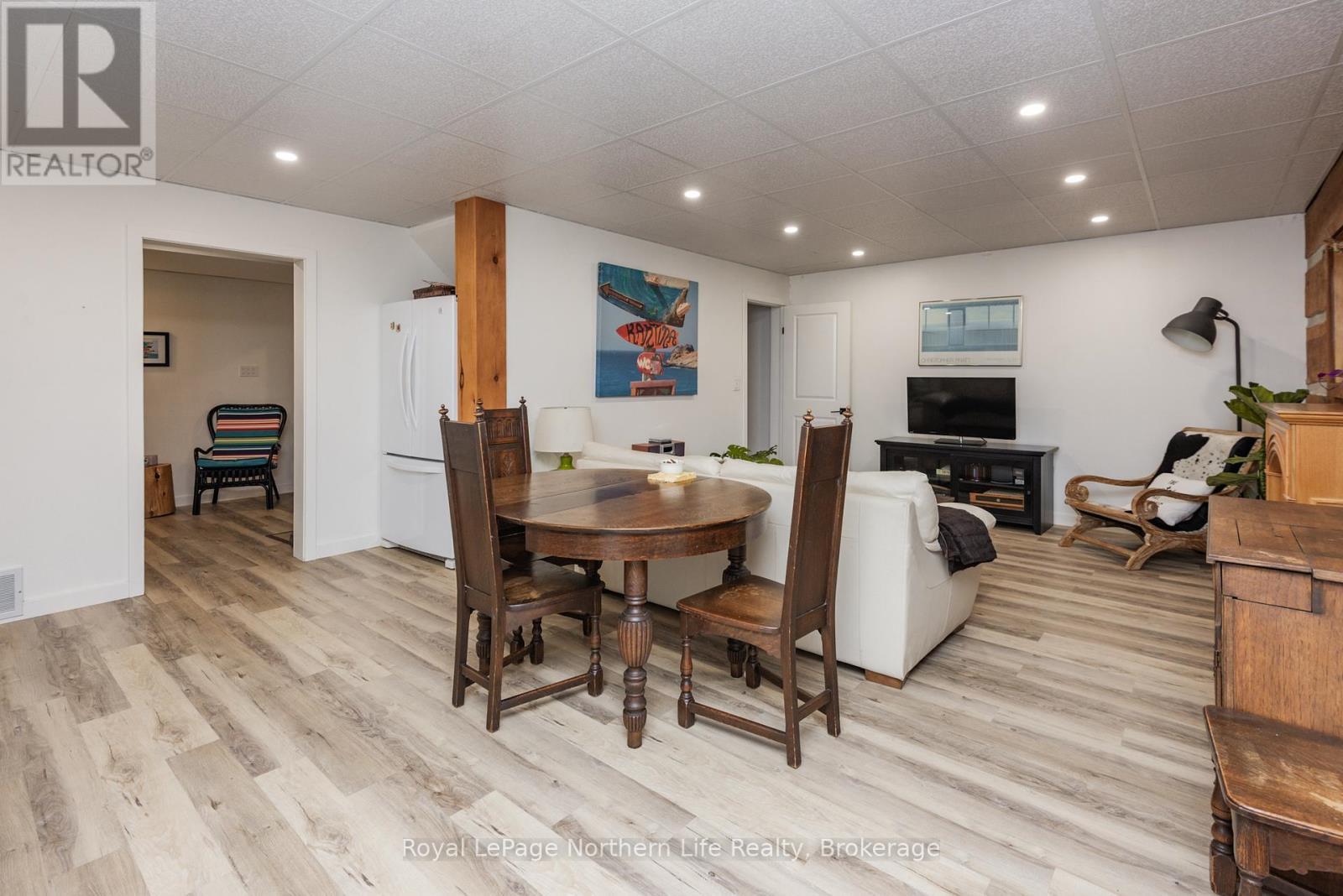 












571B REGAL ROAD

,
North Bay (Birchaven),




Ontario
P1B8G4

