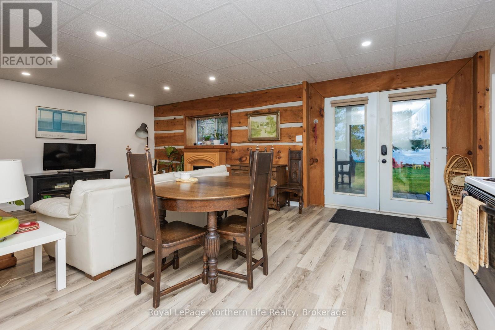 












571B REGAL ROAD

,
North Bay (Birchaven),




Ontario
P1B8G4

