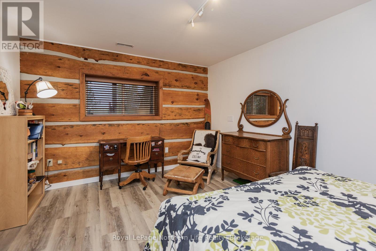 












571B REGAL ROAD

,
North Bay (Birchaven),




Ontario
P1B8G4

