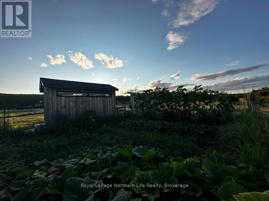 












42 SIMPSON HILL ROAD

,
Nipissing,




Ontario
P0H1W0


