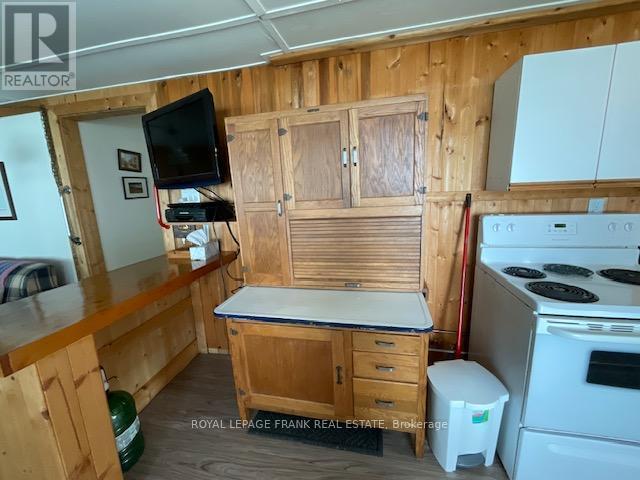












16 CALINE ROAD

,
Curve Lake First Nation 35 (Curve Lake First Nation),




Ontario
K0L2H0


