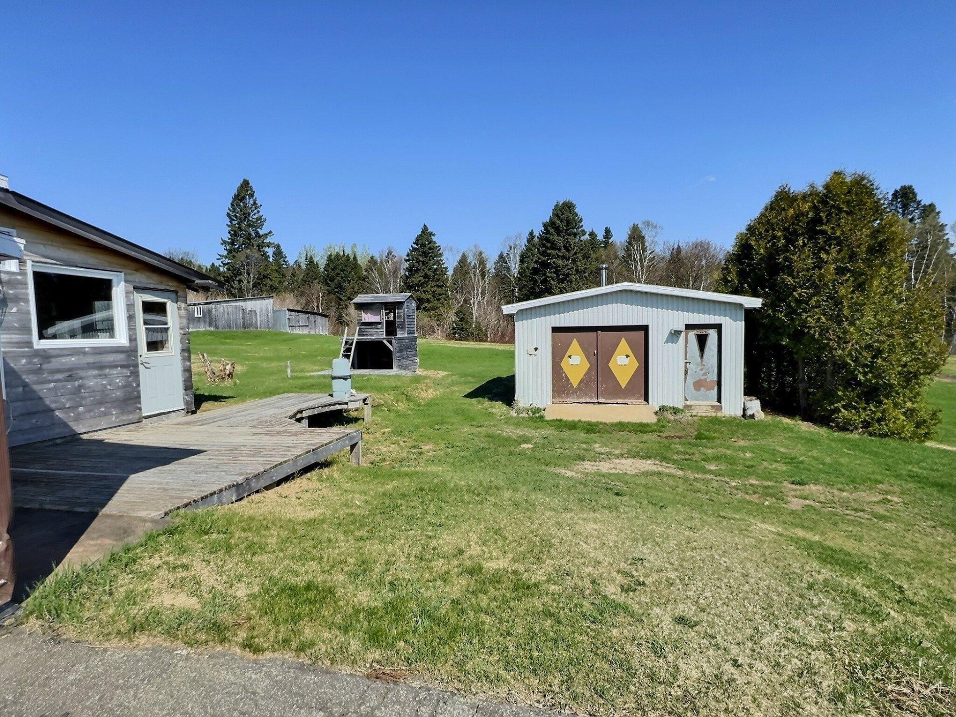 









1373


Route du Fleuve

,
Les Éboulements,




QC
G0A2M0

