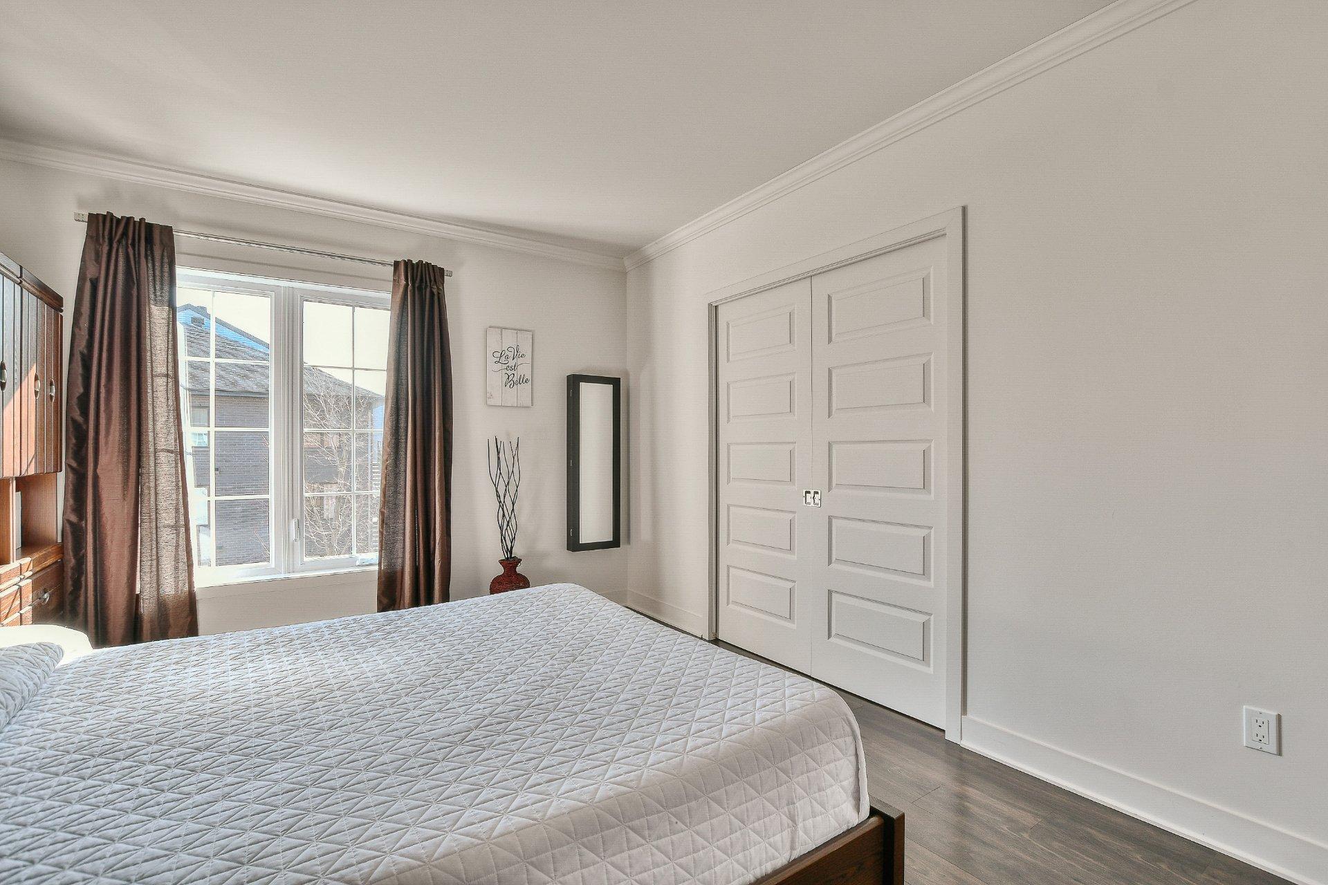 









260


Rue du Maçon

, 403,
Saint-Jérôme,




QC
J7Y0H4

