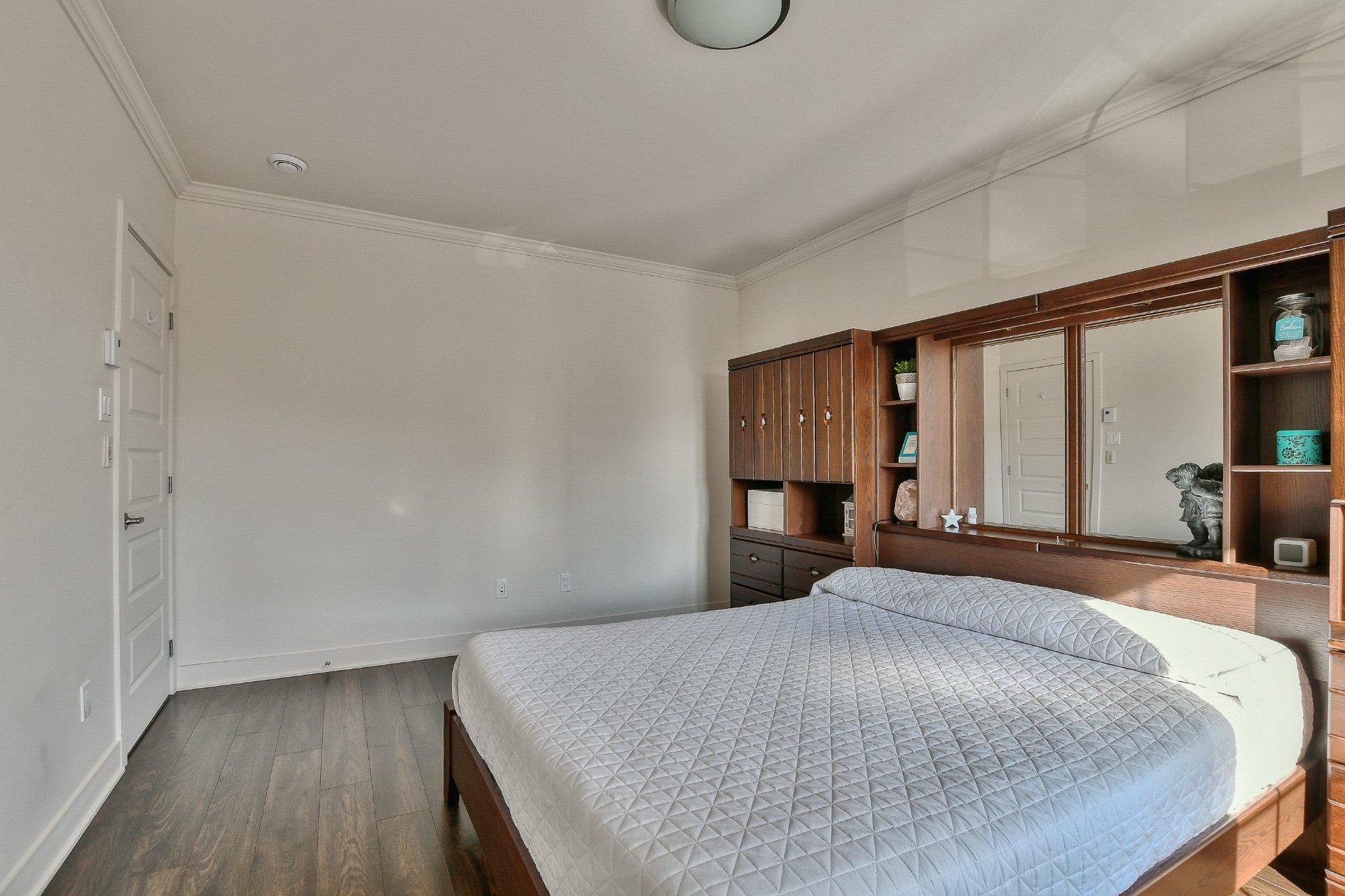 









260


Rue du Maçon

, 403,
Saint-Jérôme,




QC
J7Y0H4

