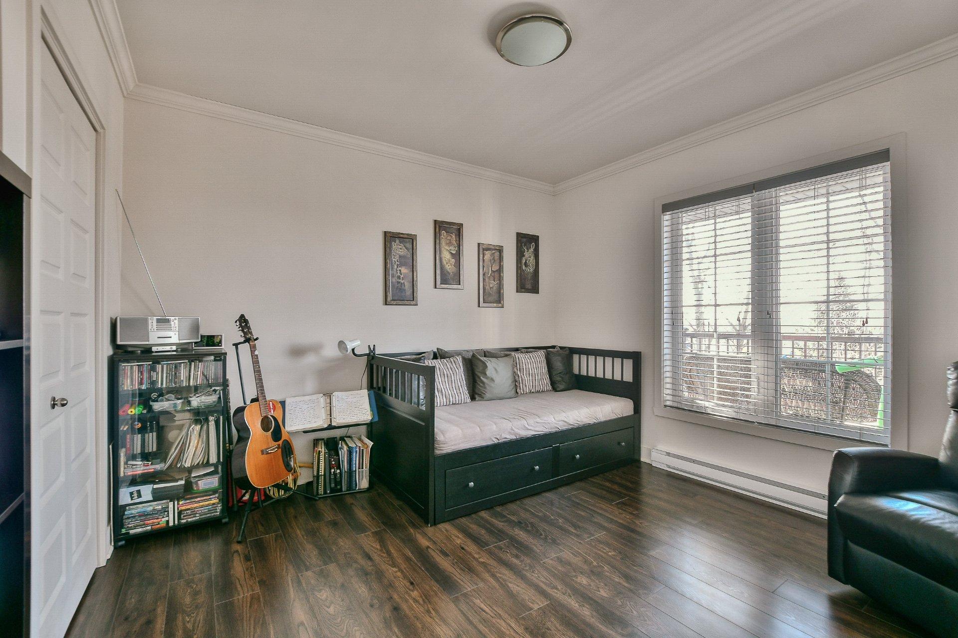 









260


Rue du Maçon

, 403,
Saint-Jérôme,




QC
J7Y0H4

