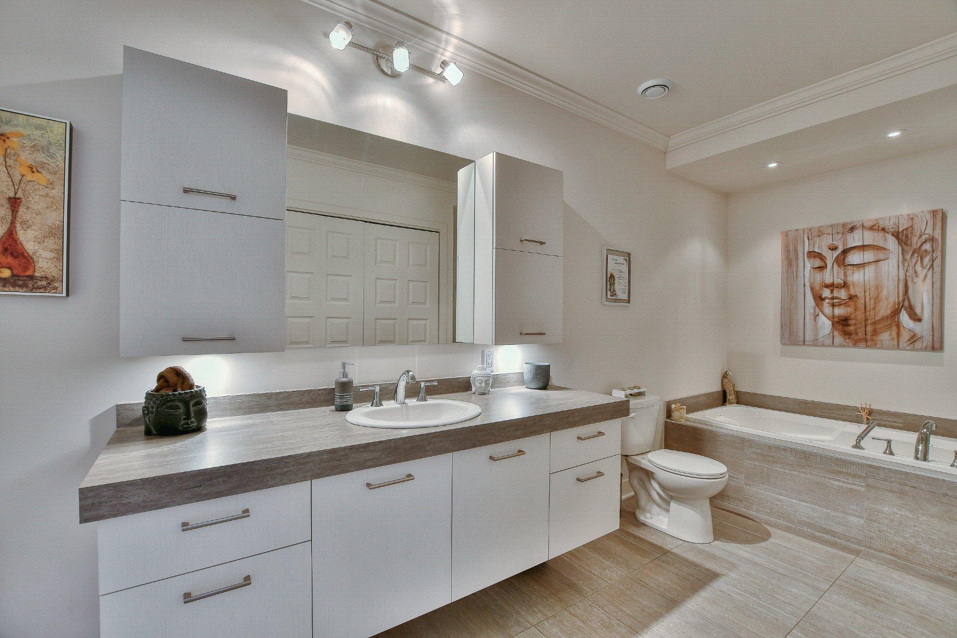









260


Rue du Maçon

, 403,
Saint-Jérôme,




QC
J7Y0H4

