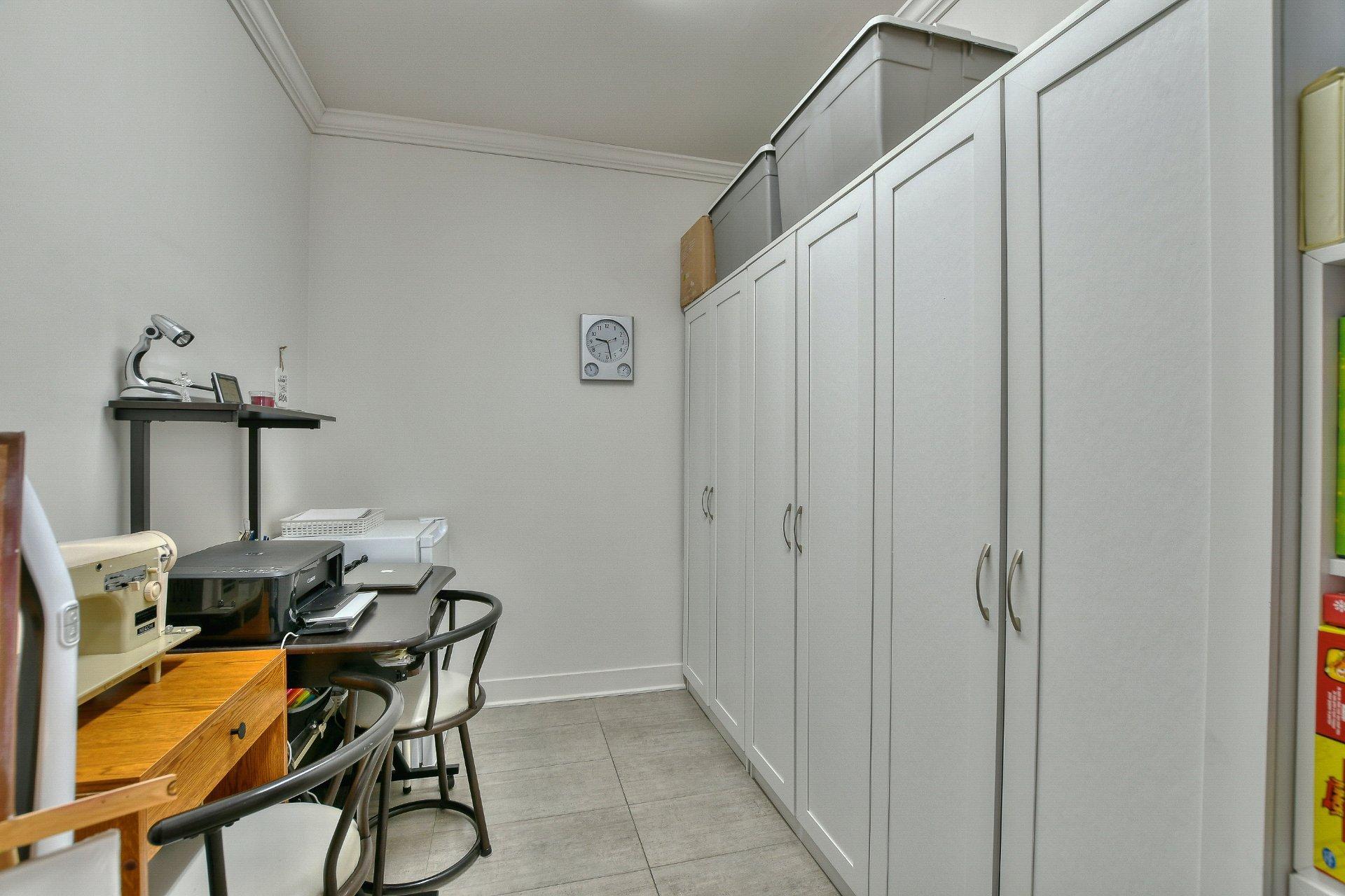 









260


Rue du Maçon

, 403,
Saint-Jérôme,




QC
J7Y0H4

