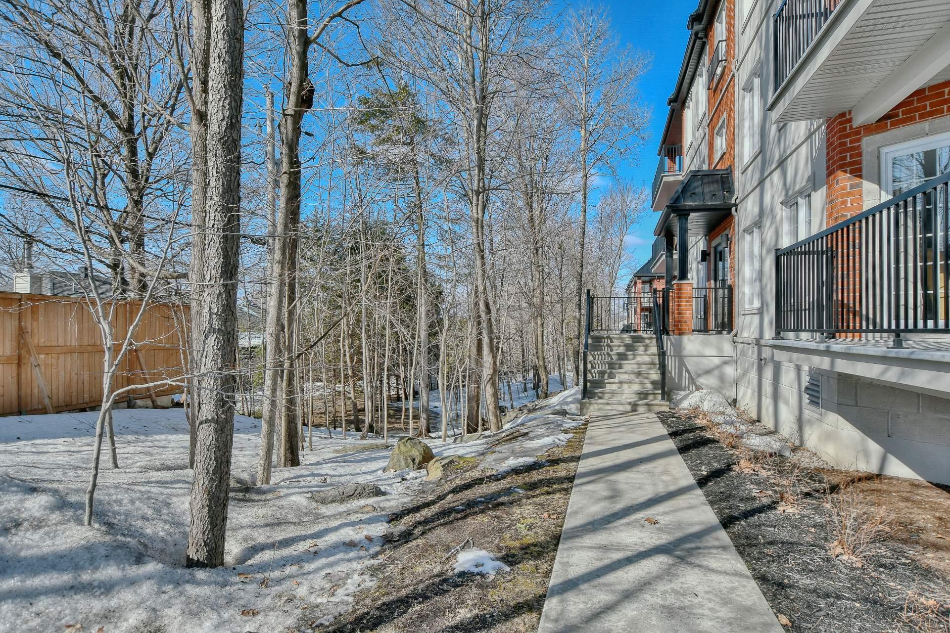 









260


Rue du Maçon

, 403,
Saint-Jérôme,




QC
J7Y0H4

