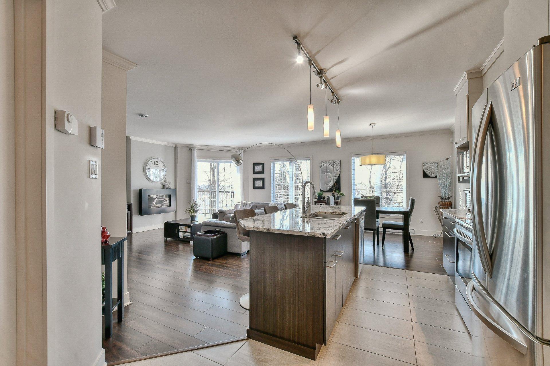 









260


Rue du Maçon

, 403,
Saint-Jérôme,




QC
J7Y0H4


