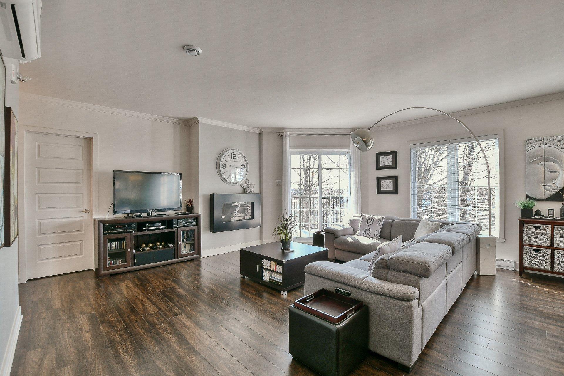 









260


Rue du Maçon

, 403,
Saint-Jérôme,




QC
J7Y0H4

