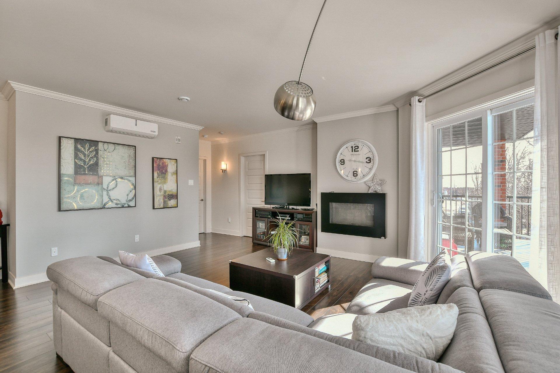 









260


Rue du Maçon

, 403,
Saint-Jérôme,




QC
J7Y0H4

