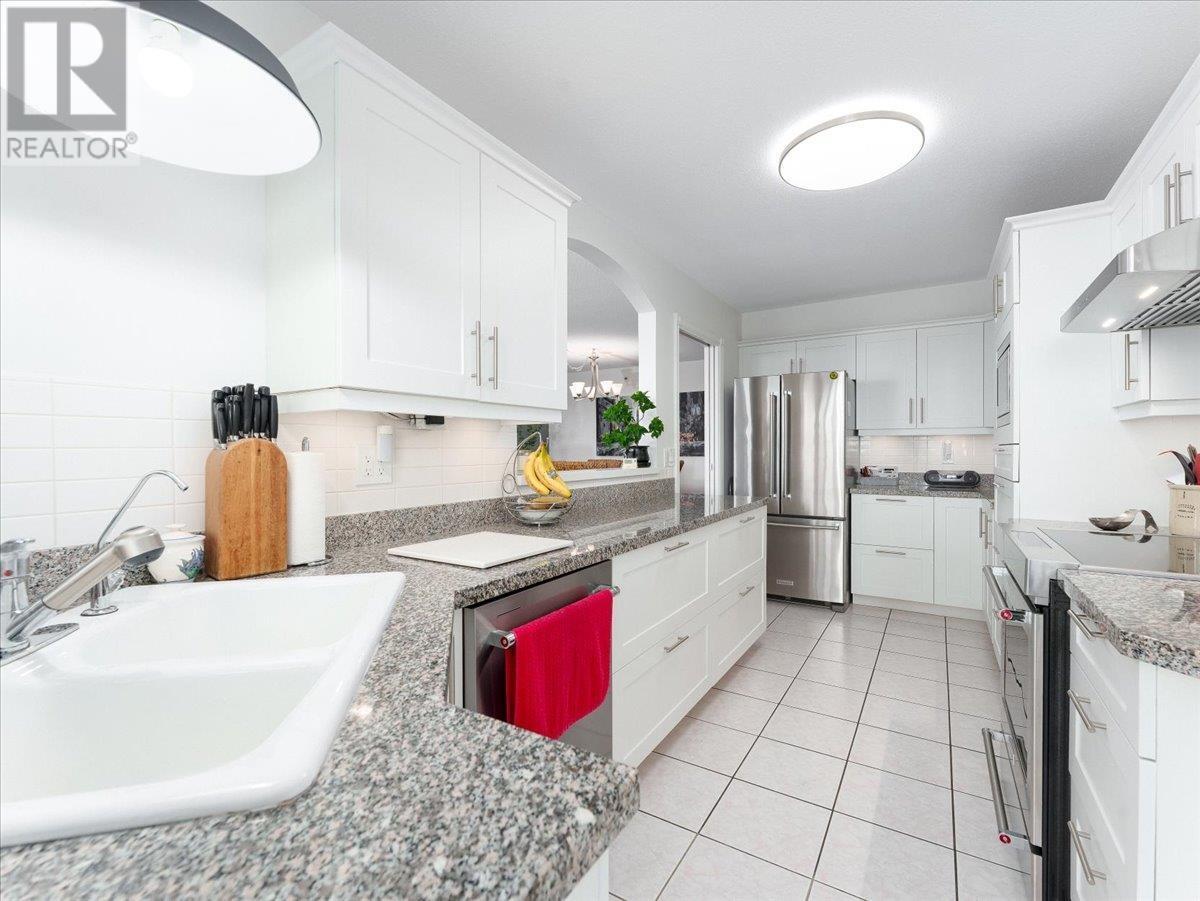 












12C 328 TAYLOR WAY

,
West Vancouver,




British Columbia
V7T2Y4

