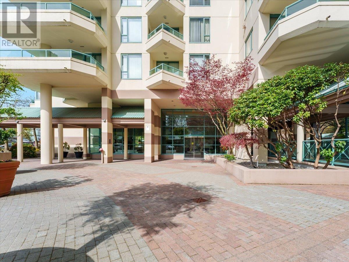 












12C 328 TAYLOR WAY

,
West Vancouver,




British Columbia
V7T2Y4

