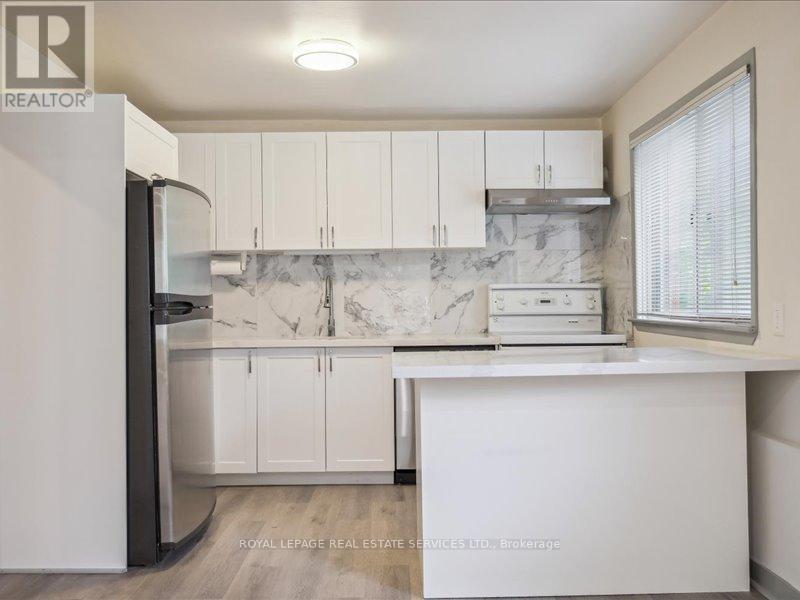 












18 THIRTY THIRD STREET

,
Toronto,




Ontario
M8W3G9

