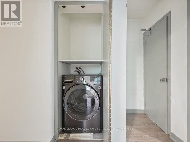 












18 THIRTY THIRD STREET

,
Toronto,




Ontario
M8W3G9

