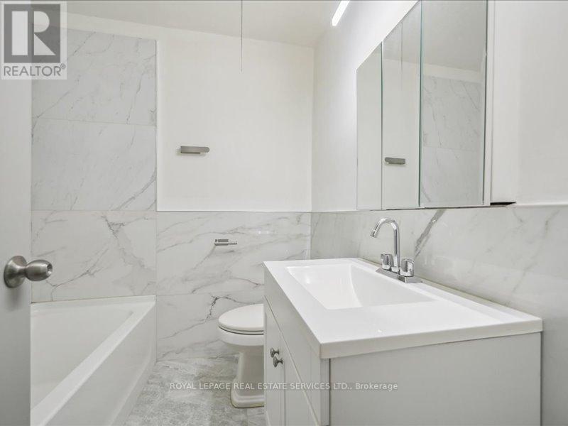 












18 THIRTY THIRD STREET

,
Toronto,




Ontario
M8W3G9

