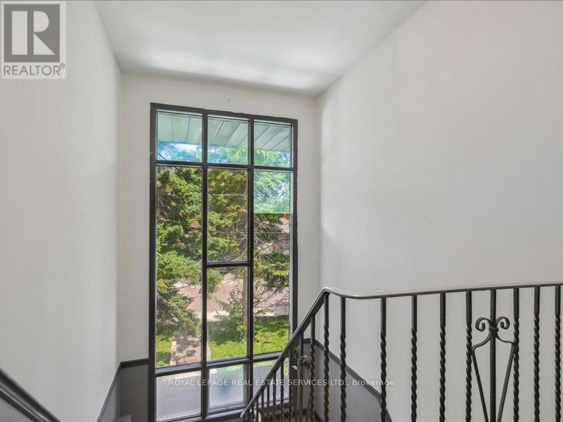 












18 THIRTY THIRD STREET

,
Toronto,




Ontario
M8W3G9

