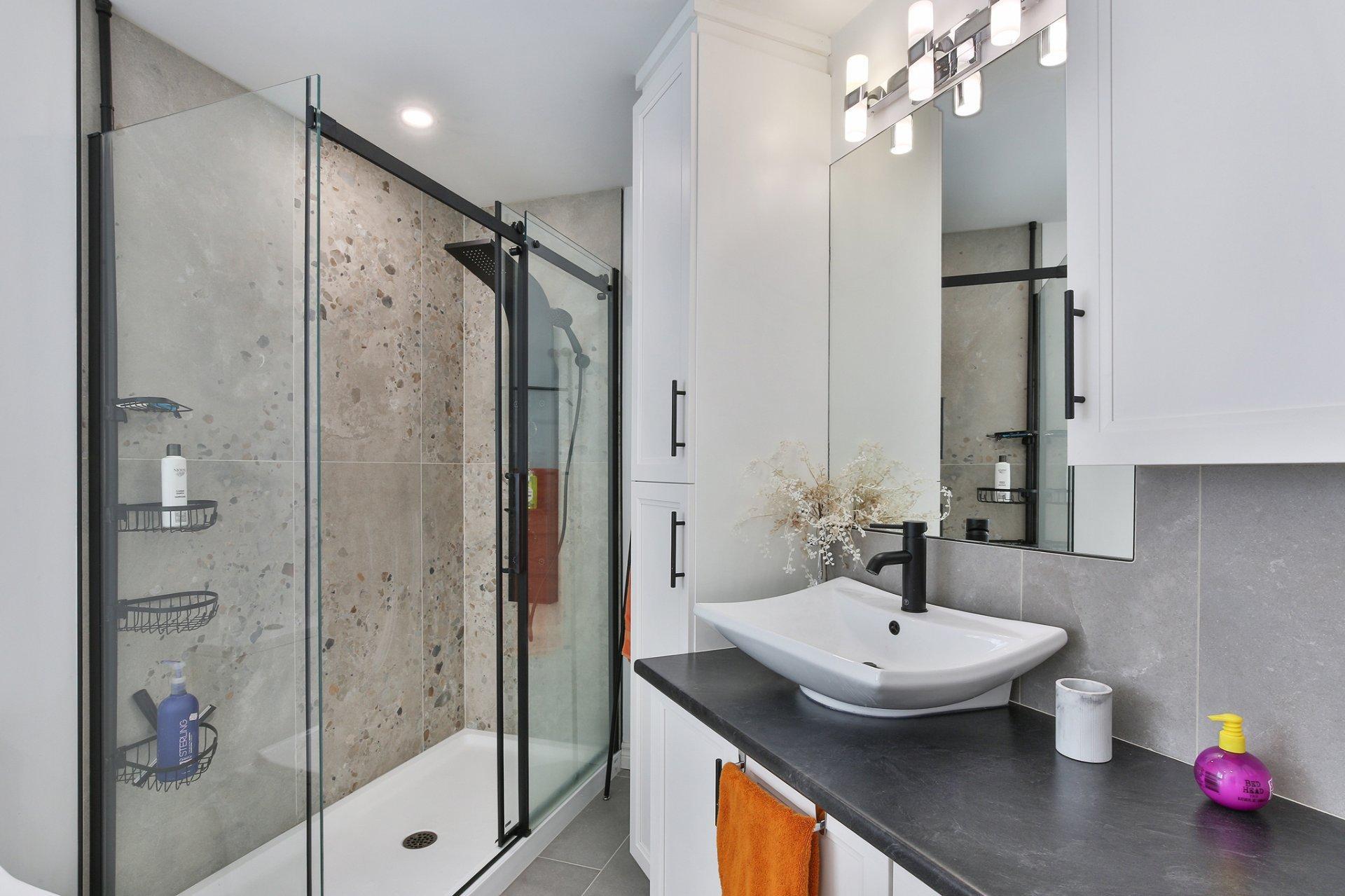 









73


Rue des Échevins

,
Saint-Jean-sur-Richelieu,




QC
J2W0A2

