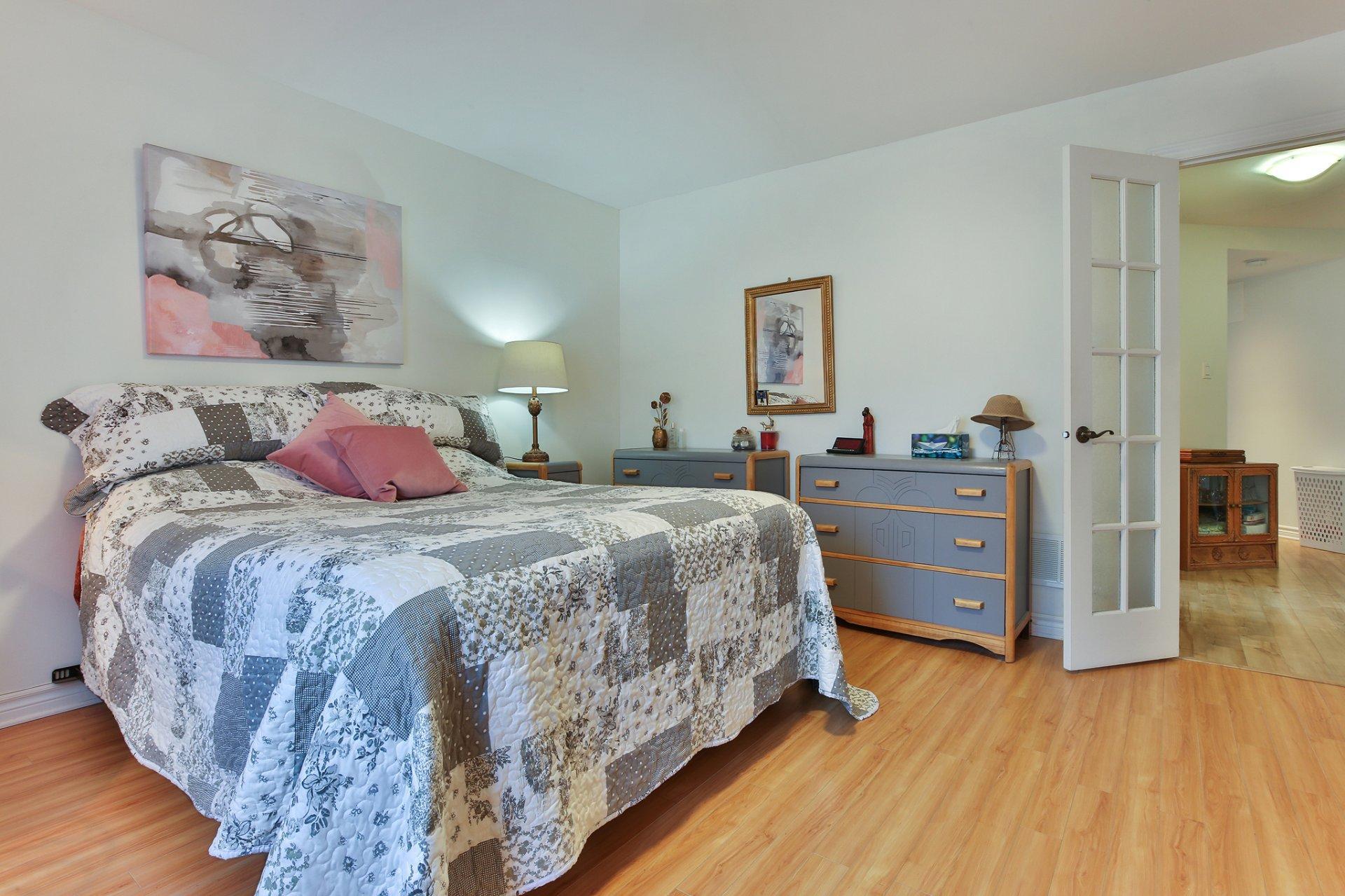 









73


Rue des Échevins

,
Saint-Jean-sur-Richelieu,




QC
J2W0A2

