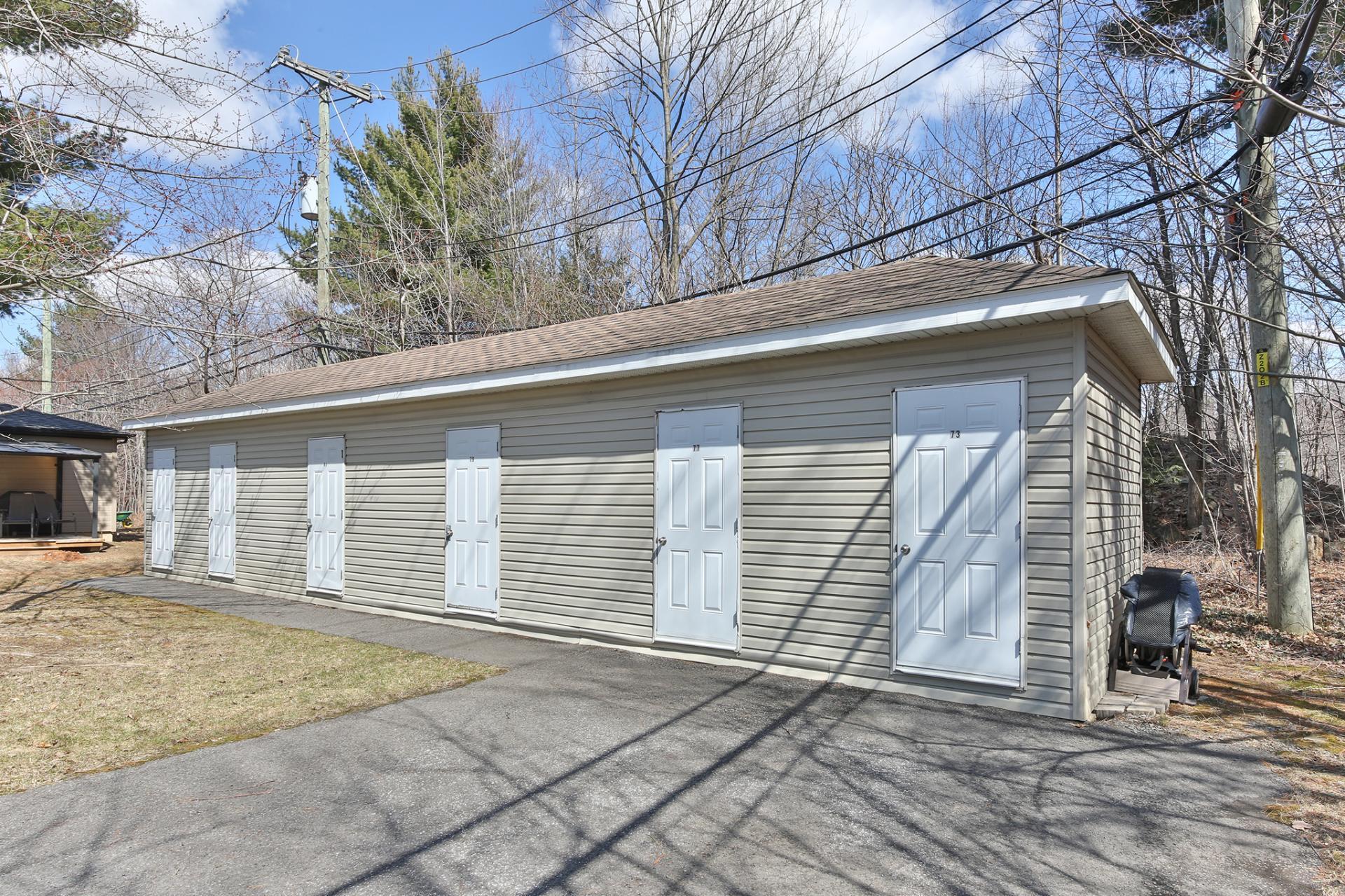 









73


Rue des Échevins

,
Saint-Jean-sur-Richelieu,




QC
J2W0A2

