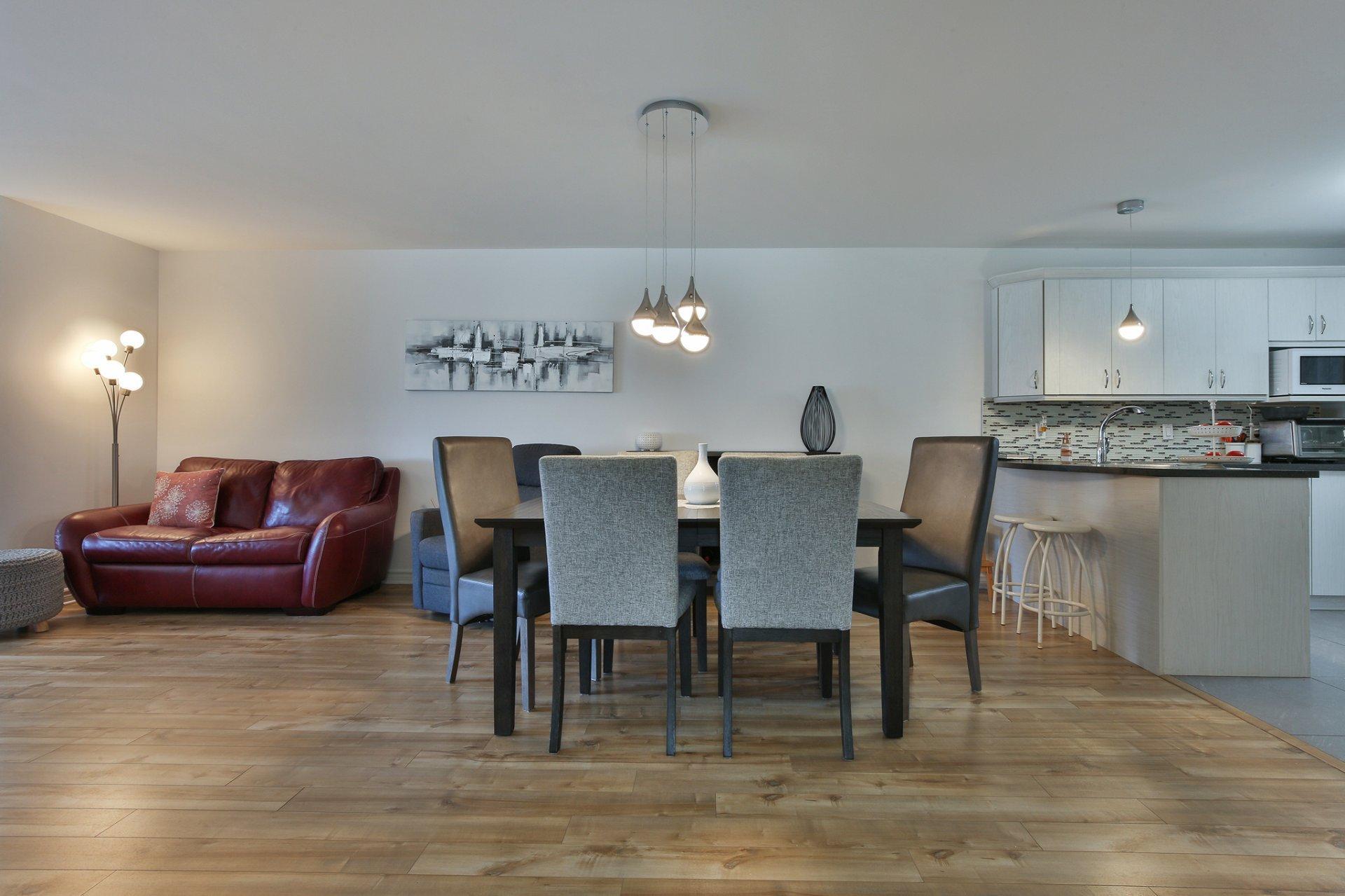 









73


Rue des Échevins

,
Saint-Jean-sur-Richelieu,




QC
J2W0A2

