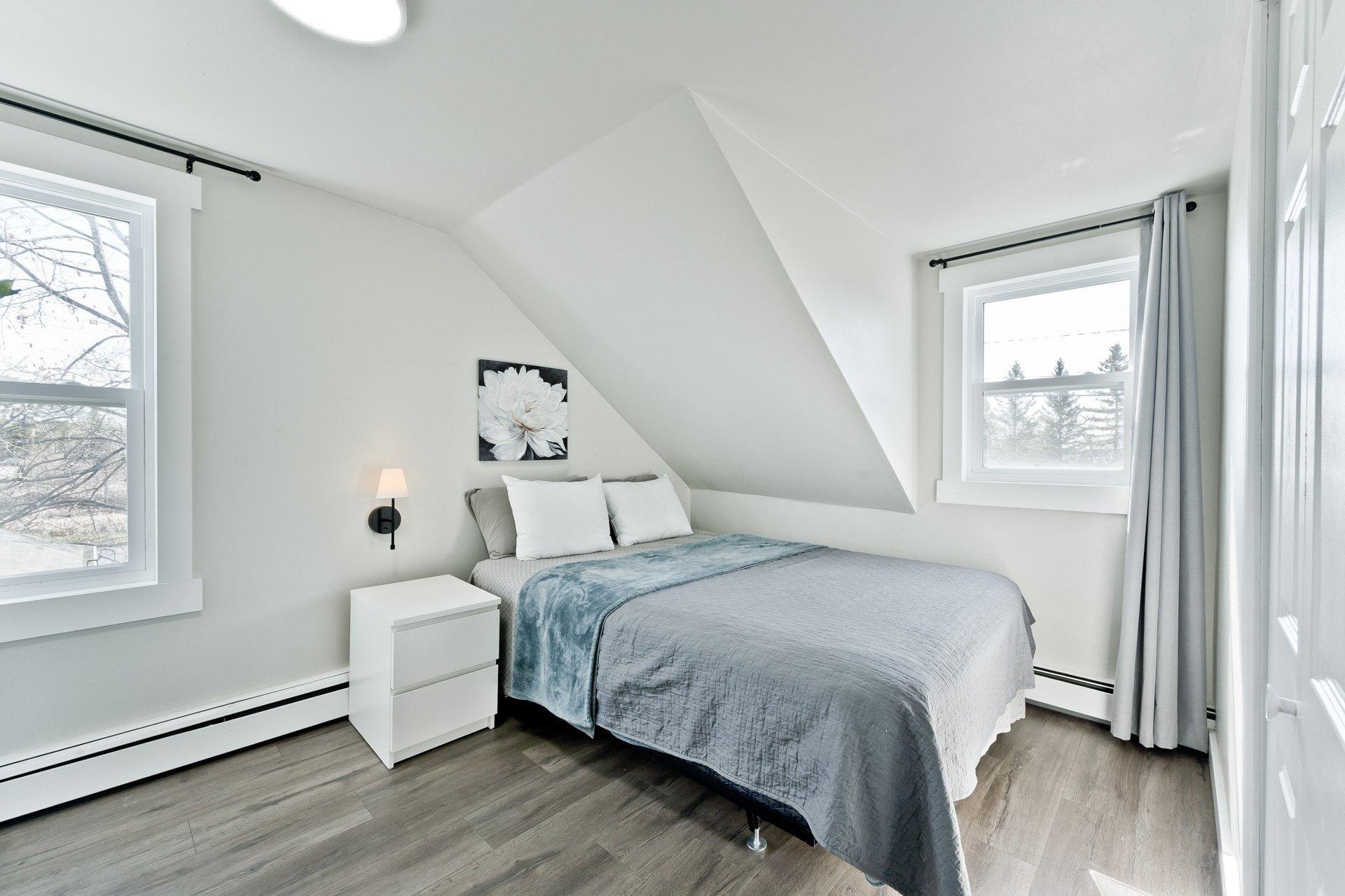 









7489


Boul. Bourque

,
Sherbrooke (Brompton/Rock Forest/Saint-Élie/Deauville),




QC
J1N3G2

