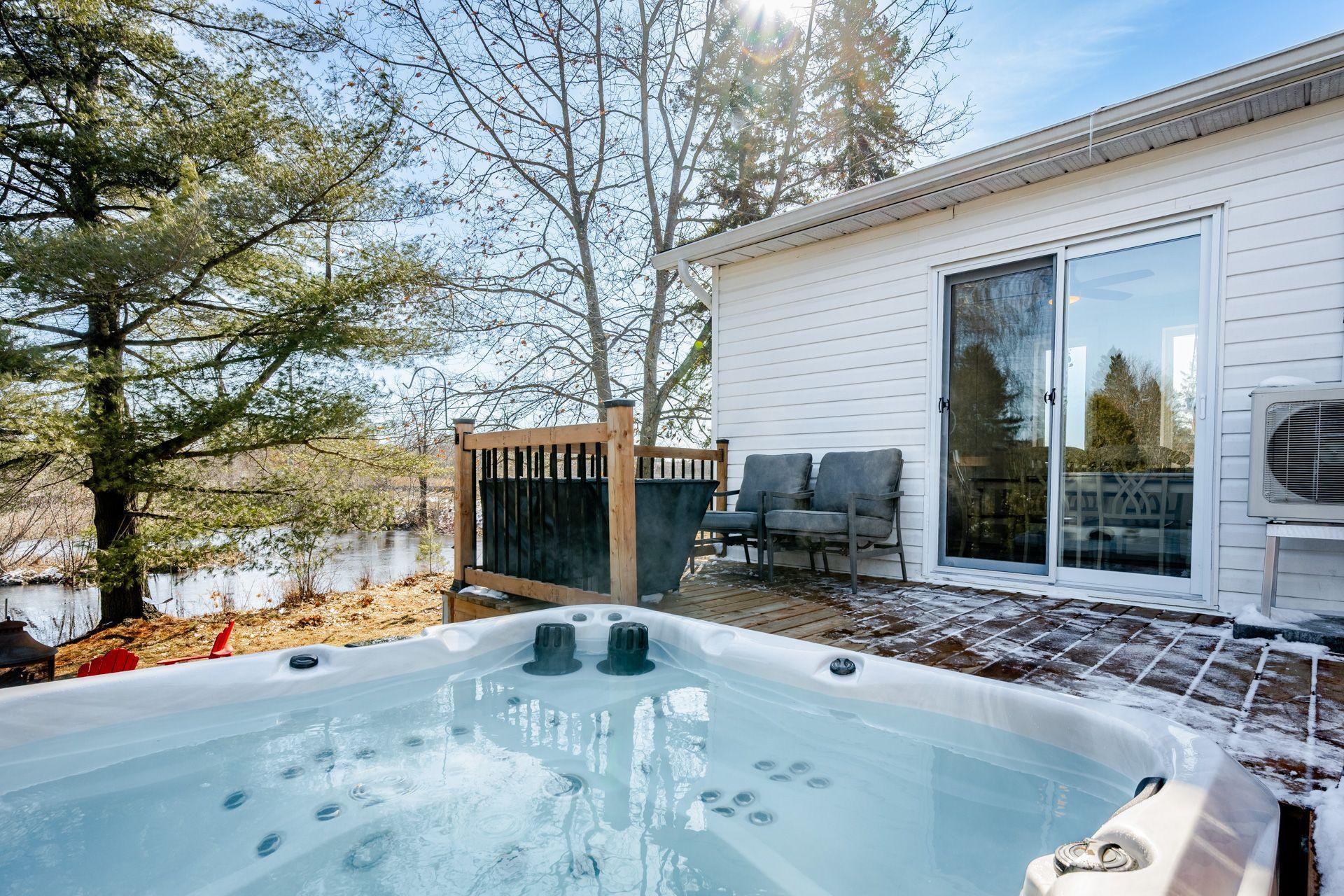 









7489


Boul. Bourque

,
Sherbrooke (Brompton/Rock Forest/Saint-Élie/Deauville),




QC
J1N3G2

