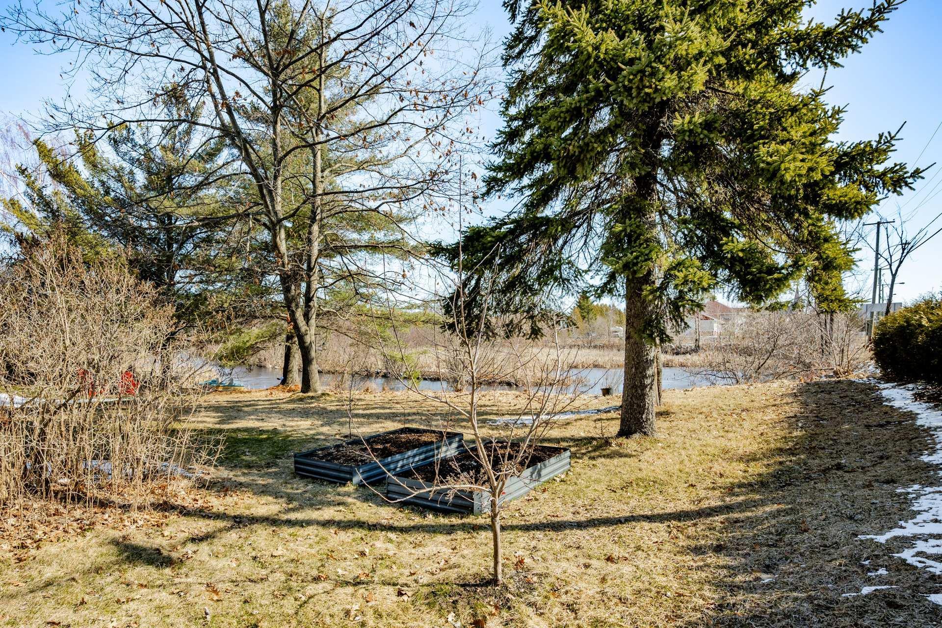 









7489


Boul. Bourque

,
Sherbrooke (Brompton/Rock Forest/Saint-Élie/Deauville),




QC
J1N3G2

