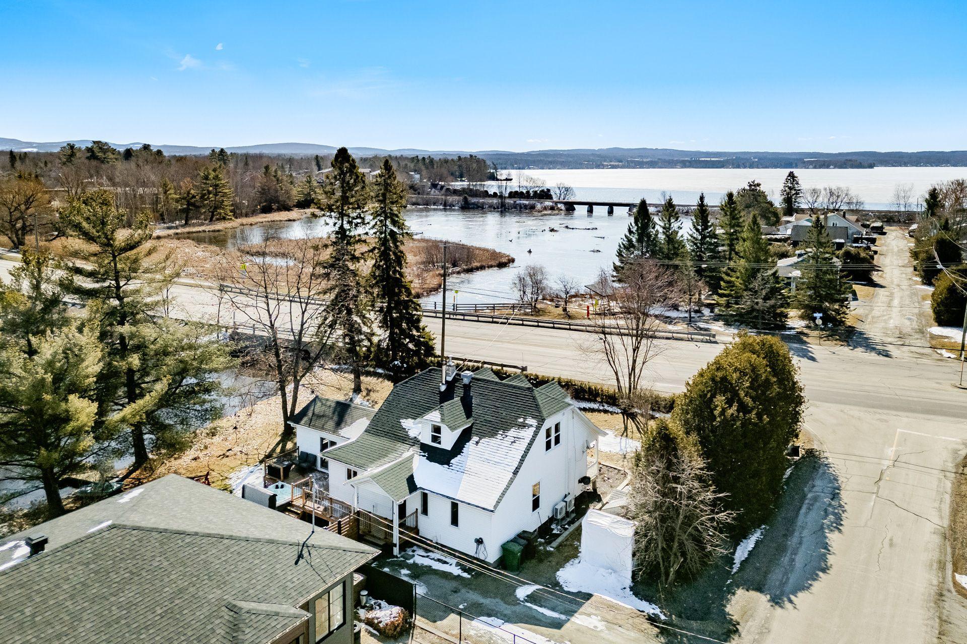 









7489


Boul. Bourque

,
Sherbrooke (Brompton/Rock Forest/Saint-Élie/Deauville),




QC
J1N3G2

